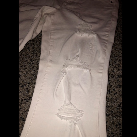 Old Navy Rockstar ripped jeans - Picture 4 of 6